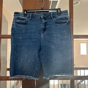 Judy Blue Jean Shorts I bought these and they are too big for me.